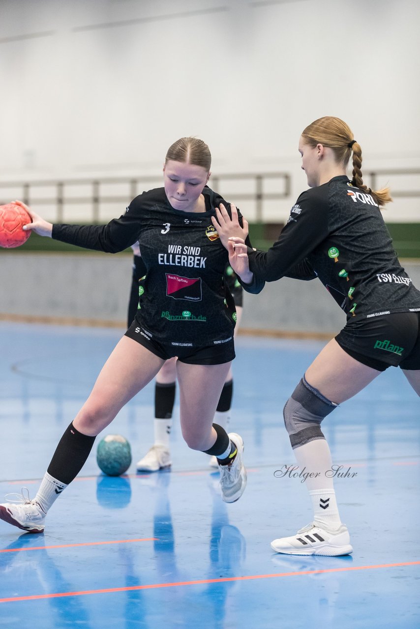 Bild 210 - wBJ TSV Ellerbek - TSV Uetersen : Ergebnis: 15:10